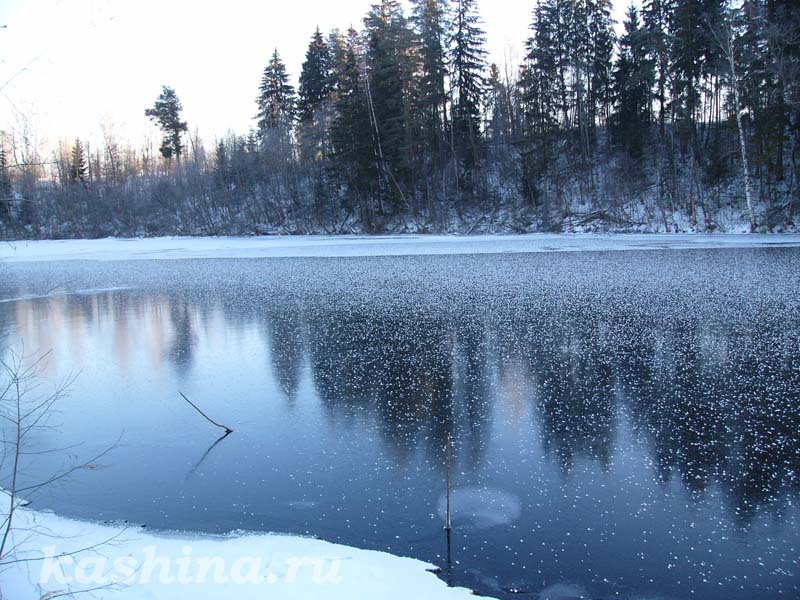 Before the New Year it happened -30 degrees by Celsius suddenly, the river froze over night, a photo by Evgeniya Kashina